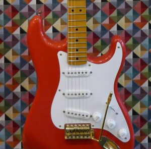 Squier Stratocaster - Fiesta Red