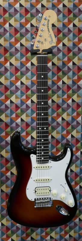 Fender 70th Anniversary Performer Stratocaster - Sunburst - Image 2