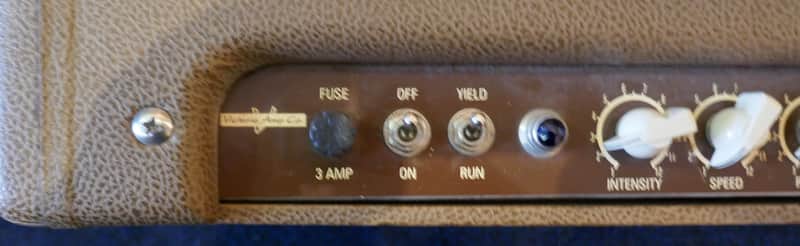 Victoria Victoriette 2x10 combo - Image 3