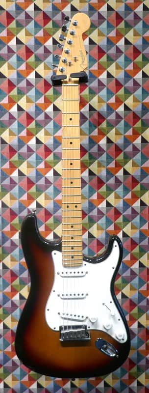 Fender AM Standard Stratocaster 1993 - Sunburst - Image 2