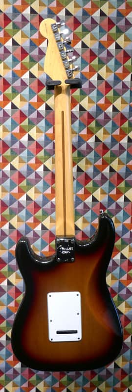 Fender AM Standard Stratocaster 1993 - Sunburst - Image 8
